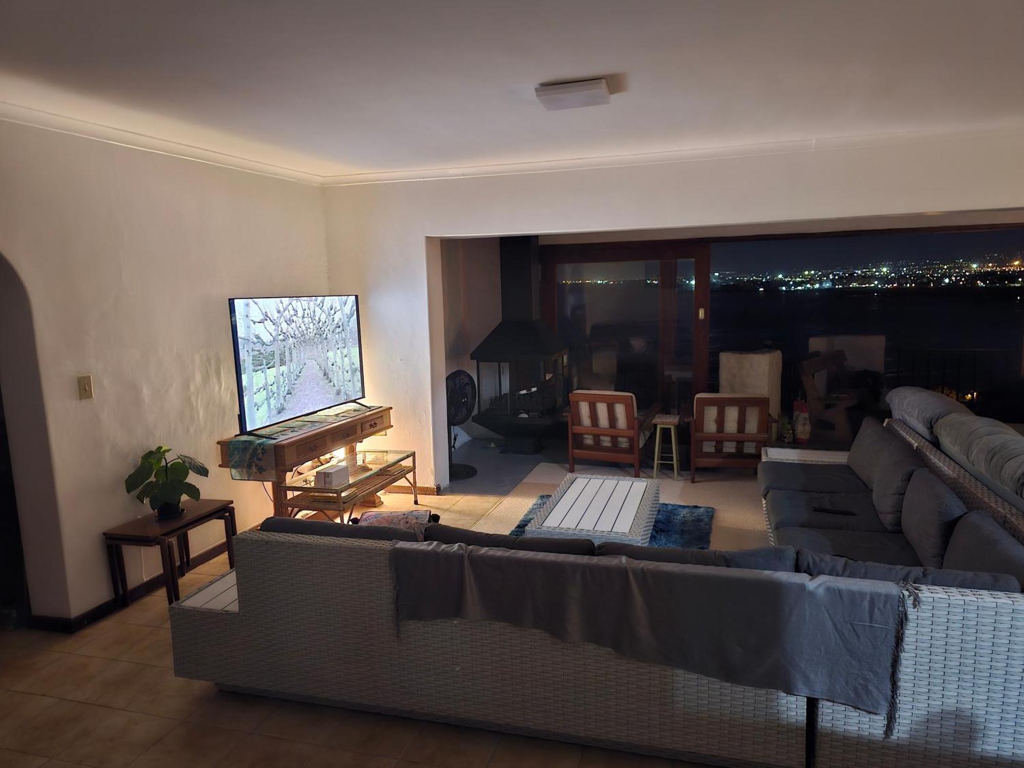La Isla Bonita Bed & Breakfast เคปทาวน์ ภายนอก รูปภาพ